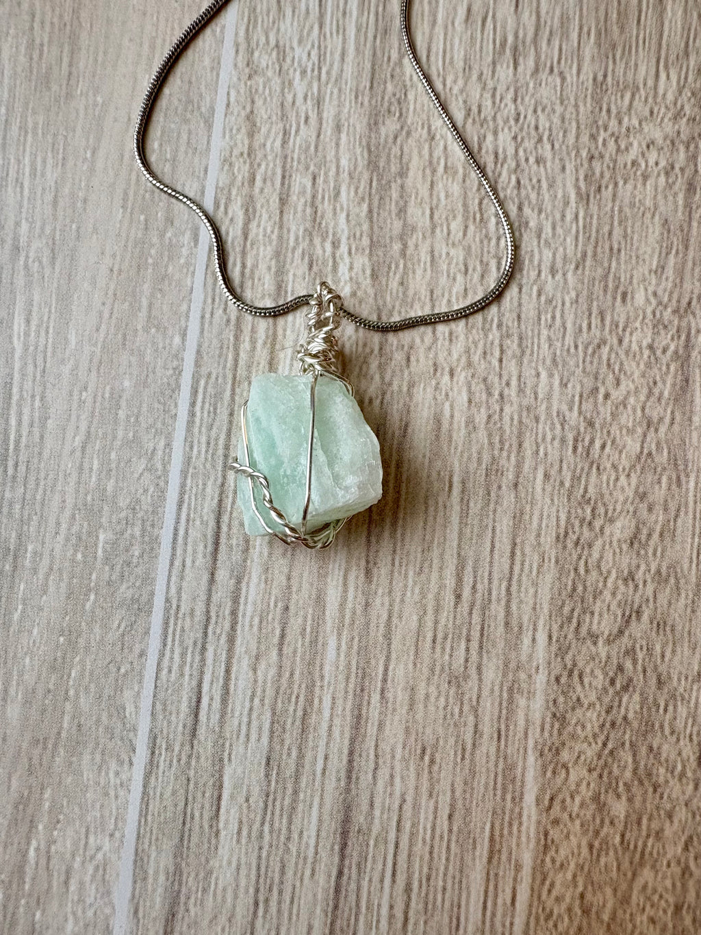 Collar de piedra lunar