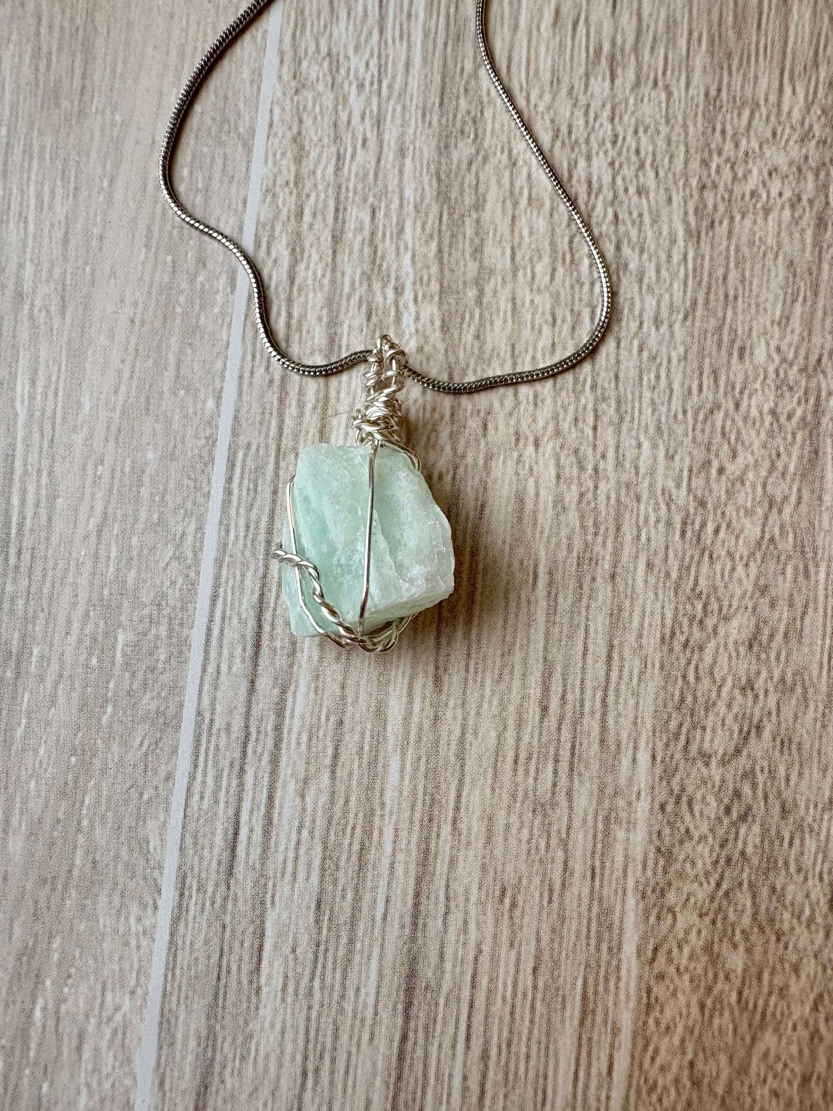 Collar de piedra lunar