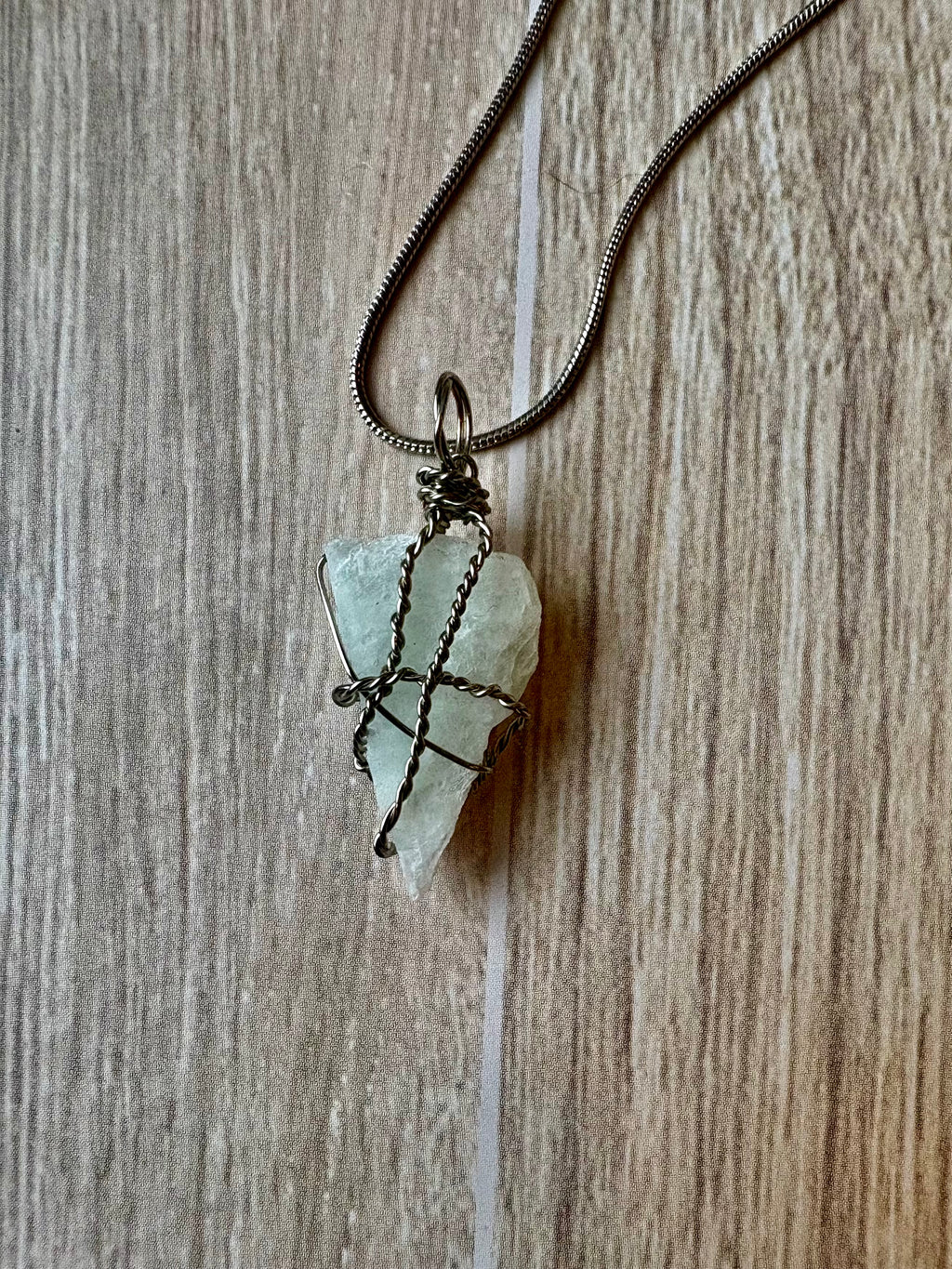 Collar de piedra lunar